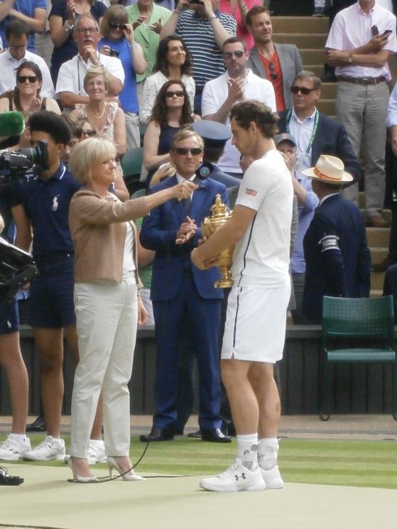 Sue Barker interviewing Andy Murray after he won the Wimbledon Men's Singles Championship, 2016.  (By 'Renamed User 329872503' under CC BY 4.0)